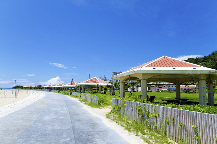屋根付きの東屋