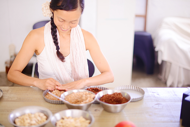 西島尚美さんのローケーキ制作