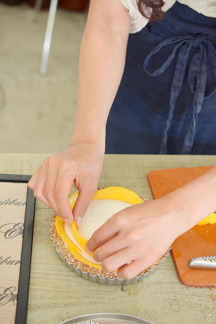 マンゴーを飾り付け