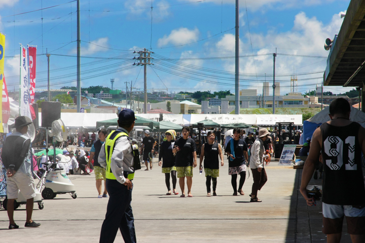 沖縄爬龍舟フェスティバル