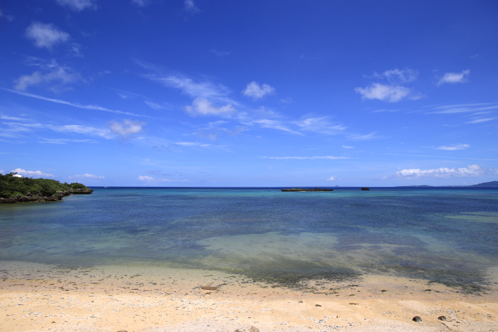 恩納村瀬良垣の海