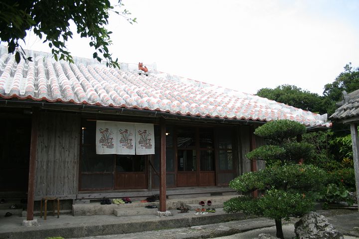 沖縄そばの店 屋宜家