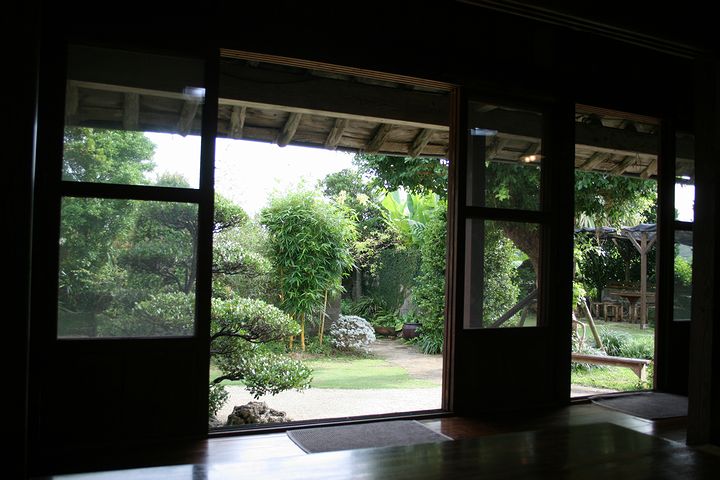 沖縄そばの店 屋宜家