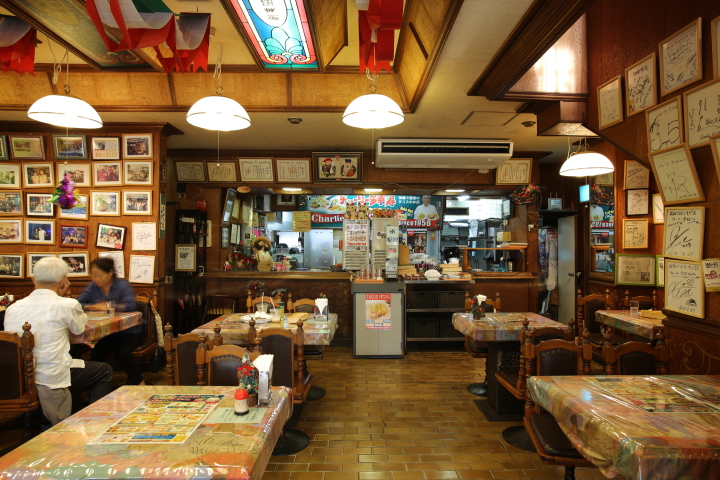 チャーリー多幸寿（たこす）　店内