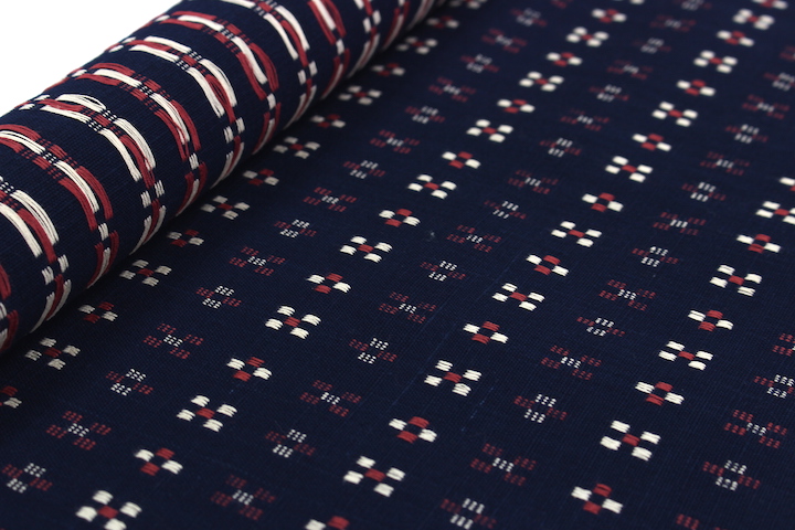 知花花織の衣装