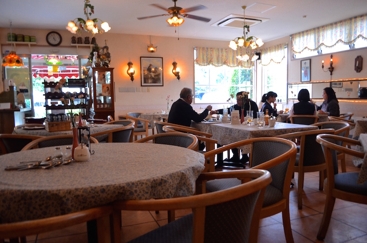 Rose Garden（ローズガーデン）の店内