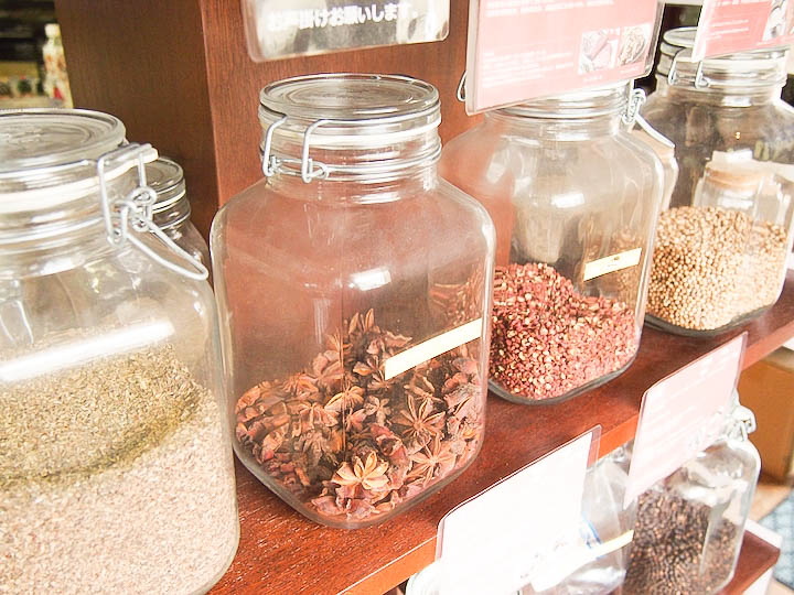 スパイスを美味しく取り入れて美人になりましょう。沖縄県那覇市にあるちょっと変わったスパイス屋さんをご紹介。