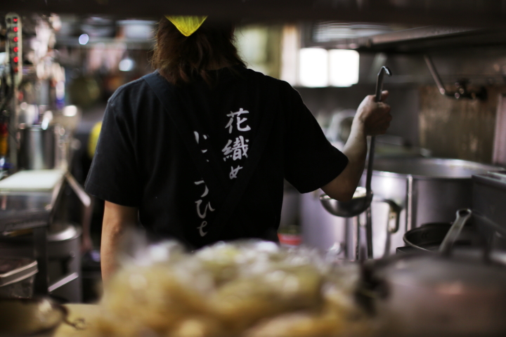 花織そばのスッタフ