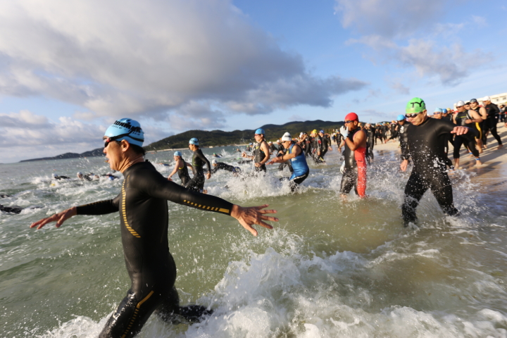 久米島トライアスロンのスイム