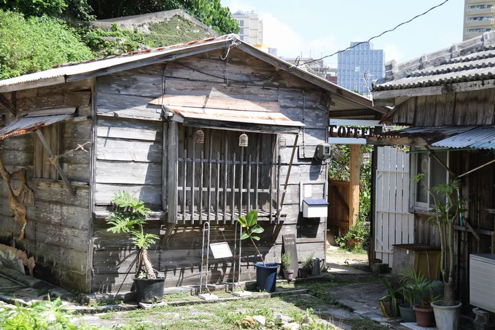 珈琲屋台ひばり屋の入り口