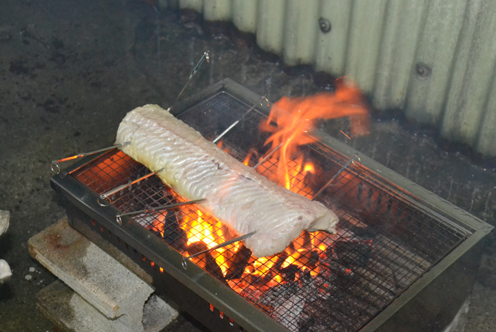 大うなぎは蒲焼き