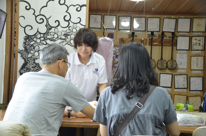 『リーフ INN 国吉』のオーナー、国吉佳奈子(くによし・かなこ)さん