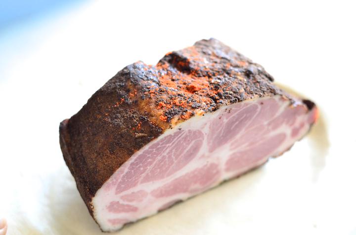 エスプレッソをふりかけてスモークしたビターな味わいの「エスプレッソ」