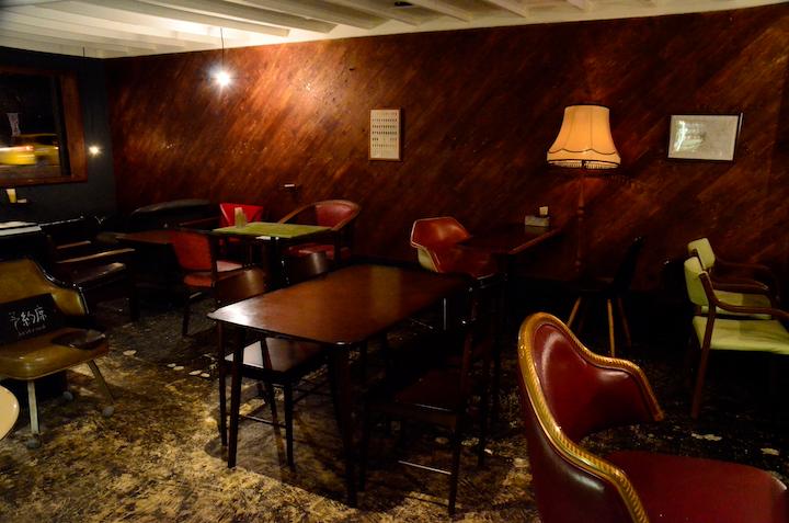 ビールバー『BEEAR』の店内