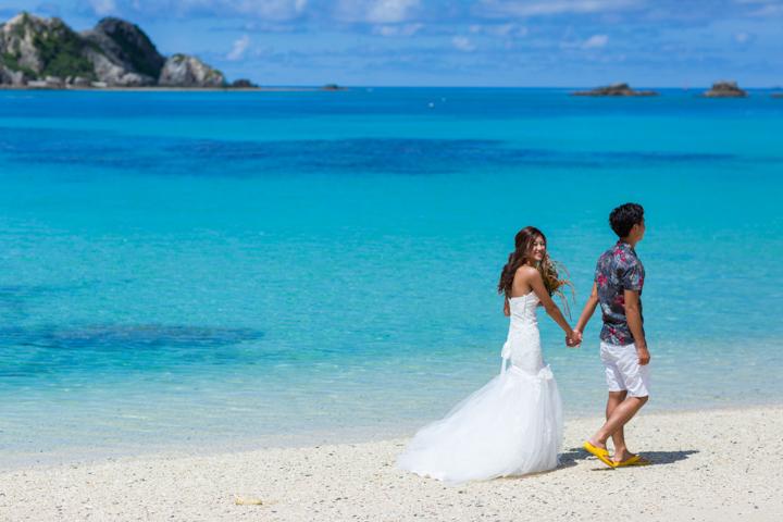 阿波連ビーチでのウェディングフォト