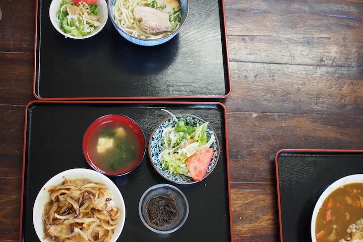 大神島名物の“カーキダコ丼”