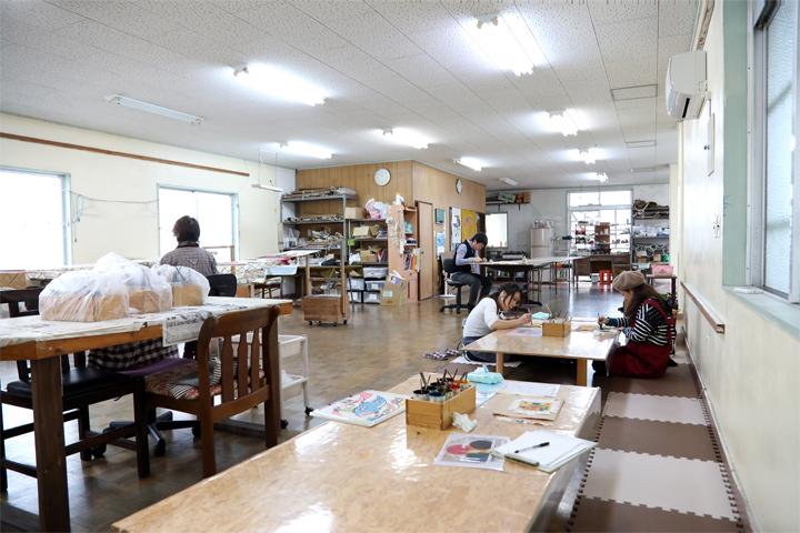 城紅型染工房の作業場