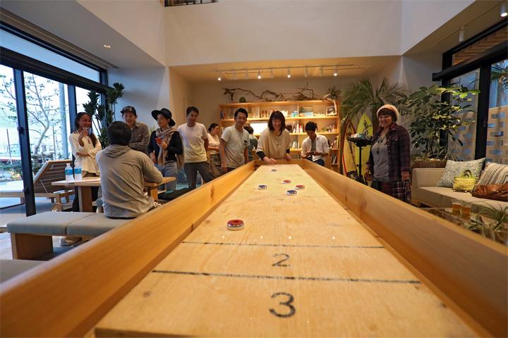 シャッフルボードナイト