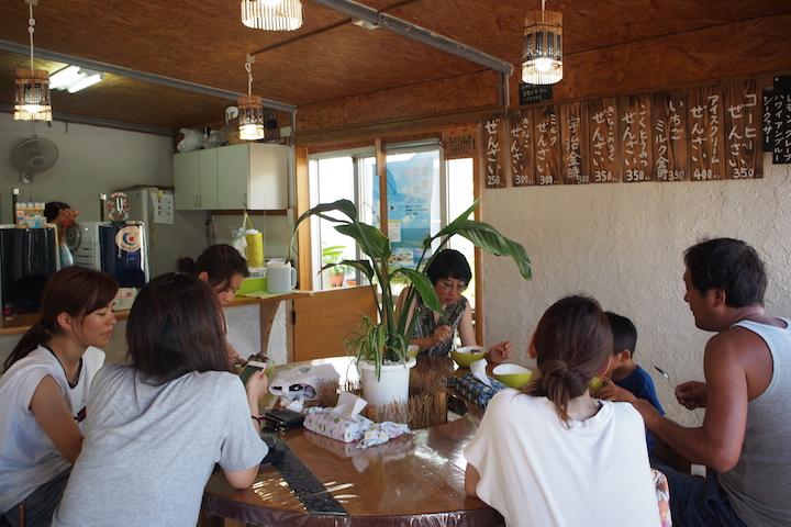 ぜんざい『いいやんべぇ』の店内