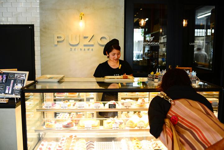 チーズケーキ専門店「PUZO」の店内