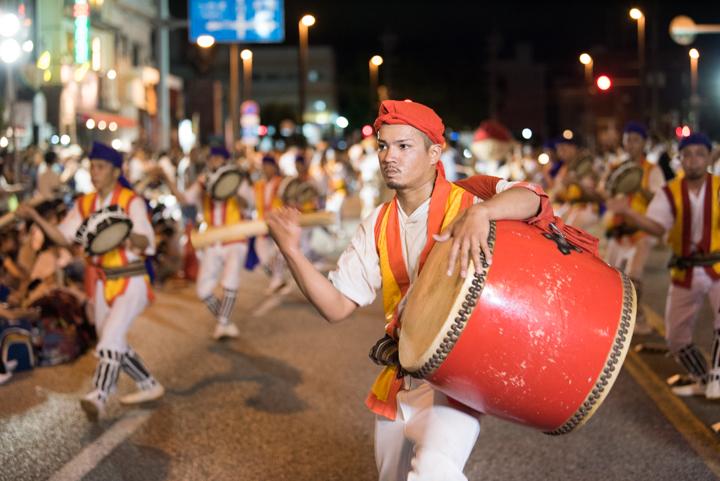 「越来青年会」のエイサー