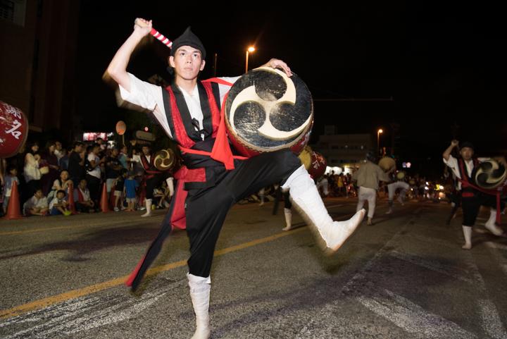 「大謝名青年会」のエイサー