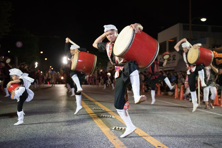 「照屋青年会」のエイサー