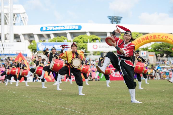 「琉球舞団 昇龍祭太鼓」（りゅうきゅうぶだんしょうりゅうまつりだいこ）
