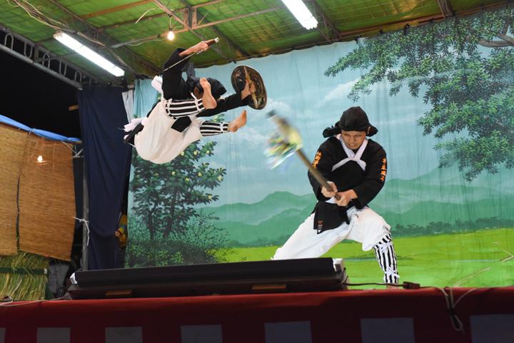 棒術（ぼうじゅつ）の演舞