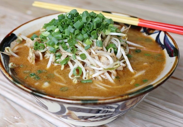 ピリ辛味噌もやしそば