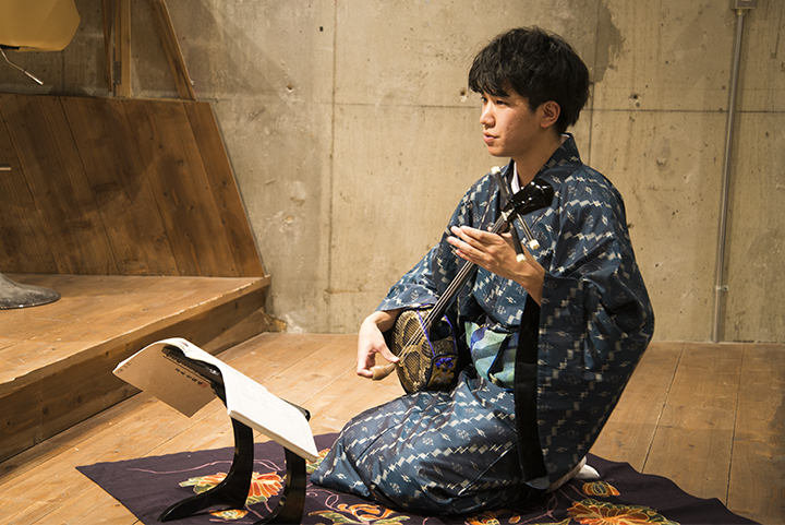 仲嶺さんの「一人語り組踊」