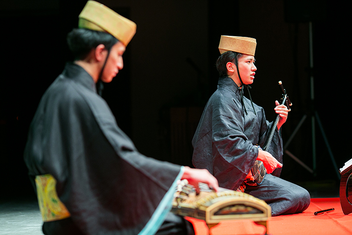 琉箏奏者の池間北斗（いけまほくと）さん