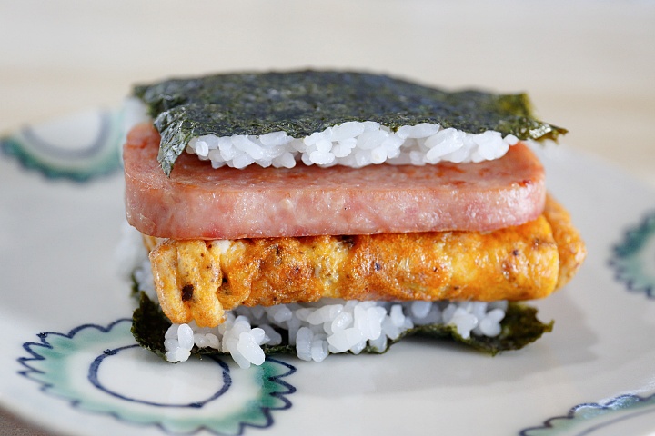 ポークたまごおにぎり