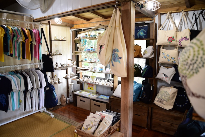 手作り工房KUMAの店内