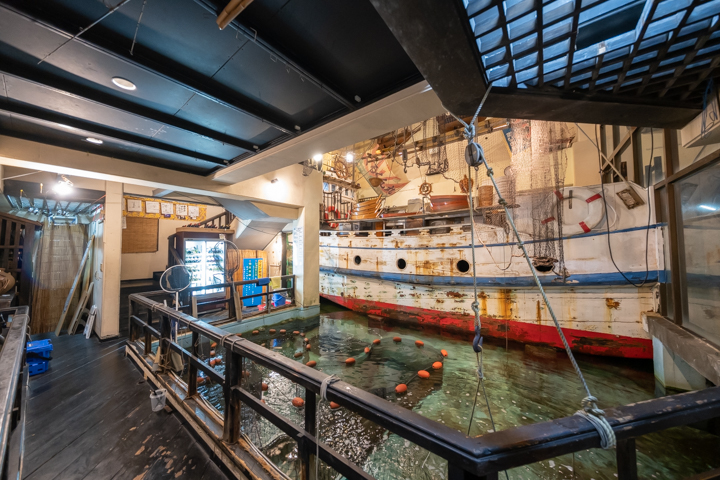 居酒屋「ぐるくん」の店内