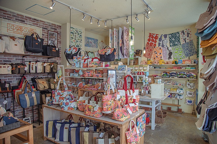 「沖縄の風」の店内