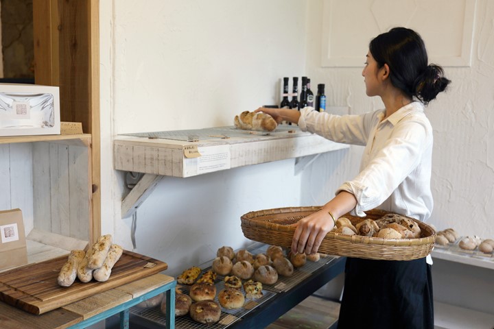 ときはやの店頭に並ぶパン