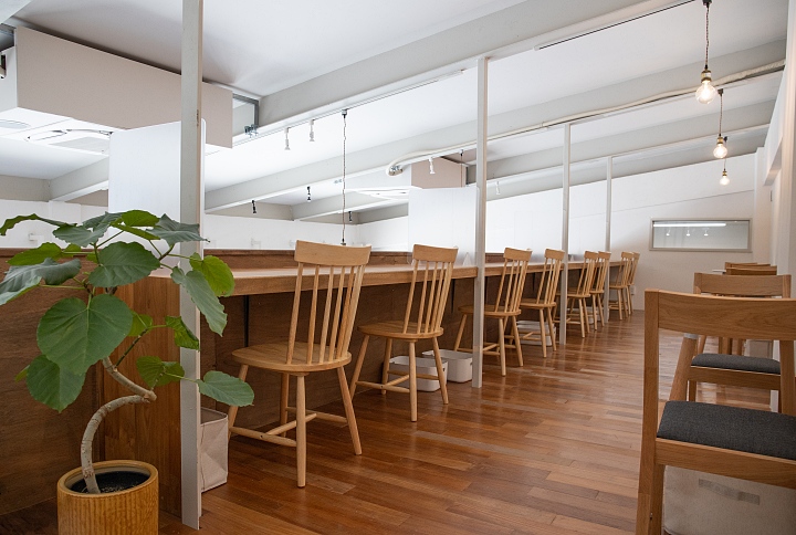 イートインスペースがある店内