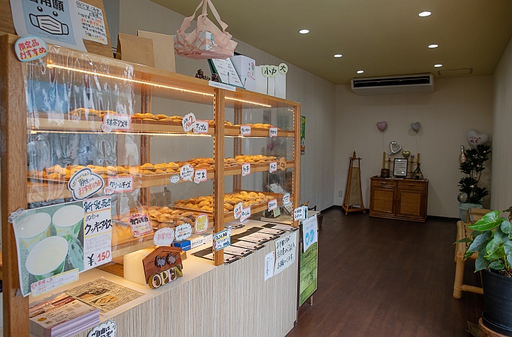 手作りパイの店 ぬちの店内