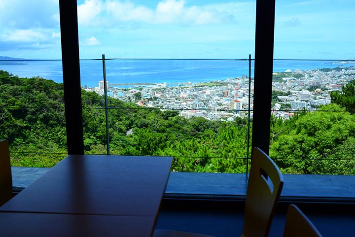 カフェテリアから望む東シナ海