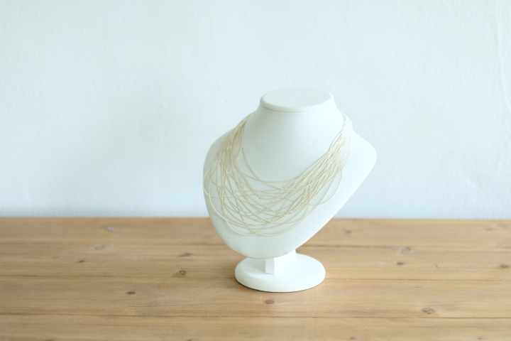 100%紙で出来たネックレス Paper Jewelry