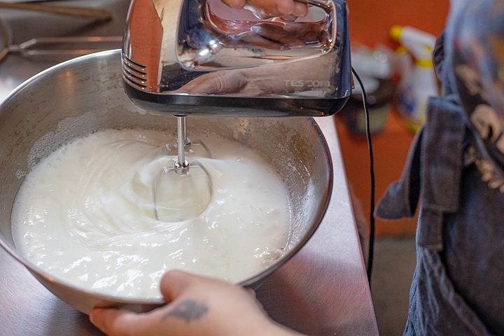 シフォンケーキはメレンゲ作り