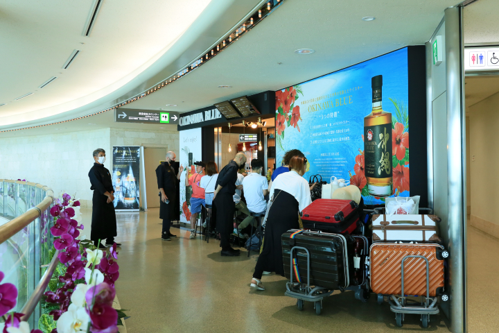 ウイスキーBAR「OKINAWA BLUE（オキナワブルー）」