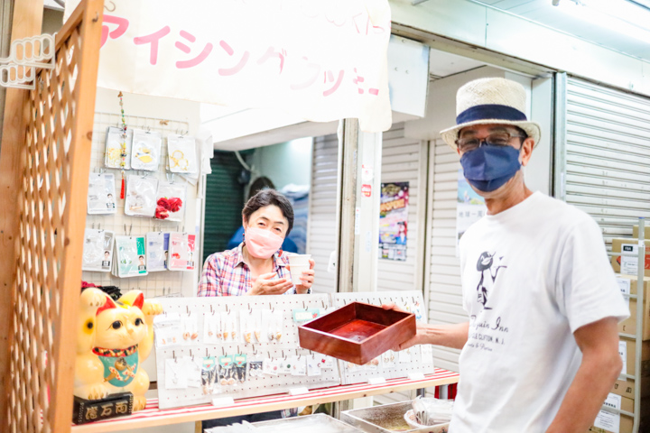 雑貨屋さんへコーヒーの配達