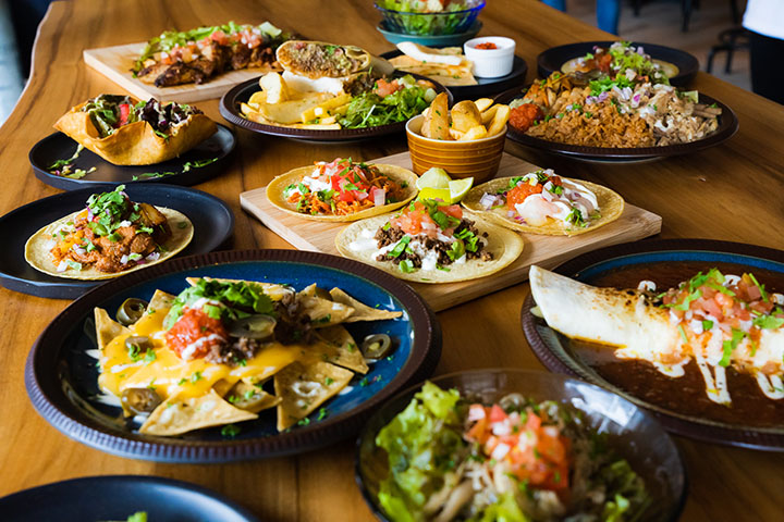 島の素材を使用したメキシカン料理