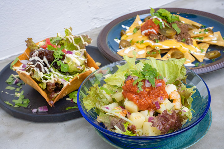 島の素材を使用したメキシカン料理