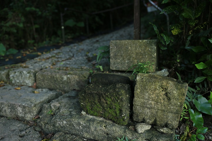 沖縄で香炉は「ウコール（御香炉）」