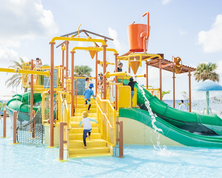 プール「アクアガーデン」