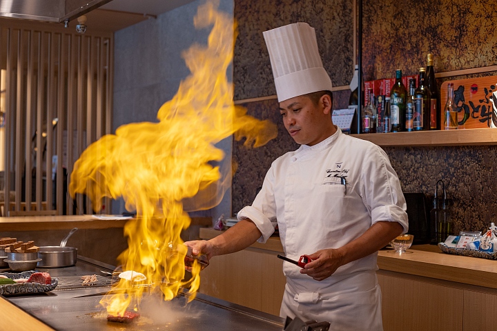 ステーキを調理