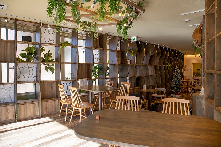 じーまーみ豆腐 花商（はなしょう）Factory Cafeの店内